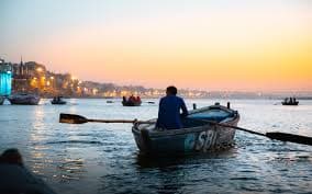 Private Motor Boat Booking for Evening Ganga Aarti